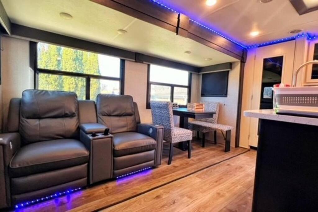 Luxury Glamping Near Idaho Event Center In Nampa Apartment Bagian luar foto